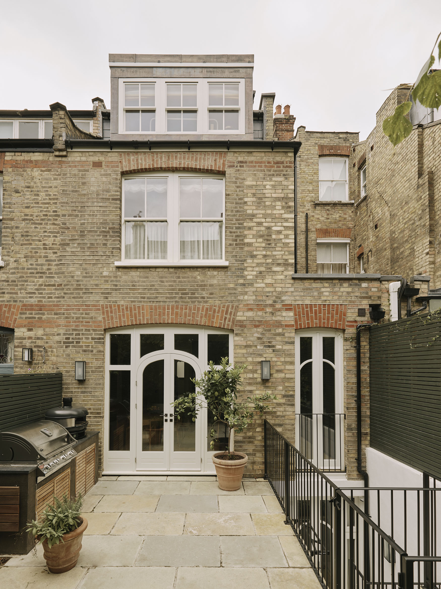 Exterior terrace with BBQ